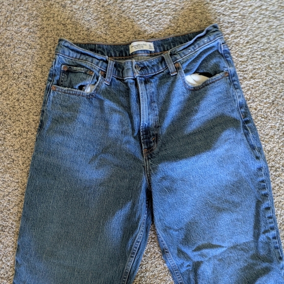 Abercrombie Ultra High Rise 90s Straight Jean - Picture 6 of 10